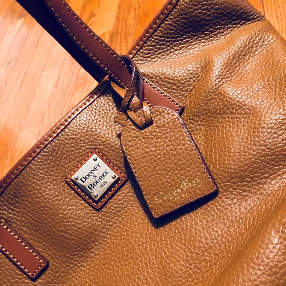 Dooney & Bourke Handbags - Dooney & Bourke Purse • Good Condition